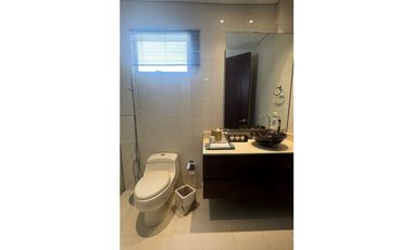 VENTA DE CASA LUJOSA  EN BARRIO LA CASTELLANA
