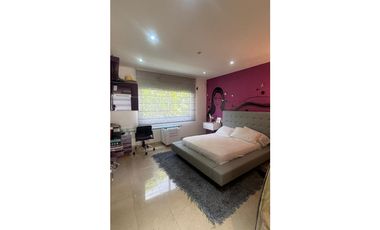 VENTA DE CASA LUJOSA  EN BARRIO LA CASTELLANA