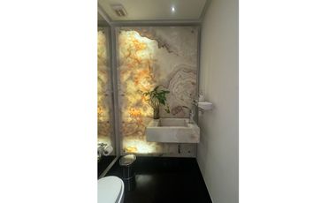 VENTA DE CASA LUJOSA  EN BARRIO LA CASTELLANA