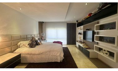 VENTA DE CASA LUJOSA  EN BARRIO LA CASTELLANA
