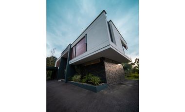 Casa para Arriendo Amoblado en el Poblado