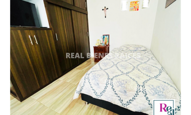 VENDO CASA MEDIANERA CERCA AL CENTRO COMERCIAL VIVA LA CEJA