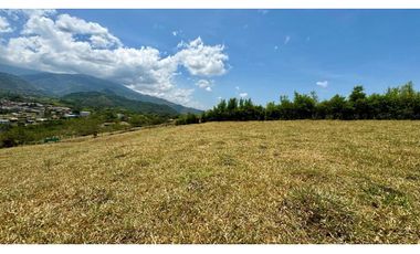 Lote en venta en condominio campestre Lagos de Maracaibo Palmira Valle