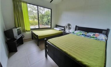 Maat vende casa campestre, Rio Dulce - Vlleta 1.109m2, 1.300millones