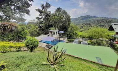Maat vende casa campestre, Rio Dulce - Vlleta 1.109m2, 1.300millones