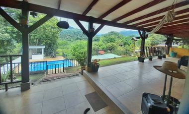 Maat vende casa campestre, Rio Dulce - Vlleta 1.109m2, 1.300millones