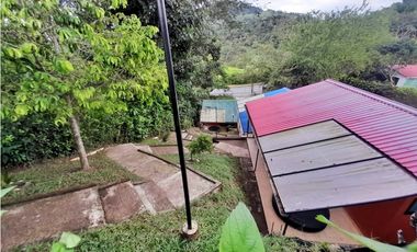 Maat vende casa campestre, Rio Dulce - Vlleta 1.109m2, 1.300millones
