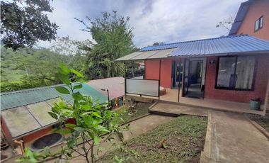 Maat vende casa campestre, Rio Dulce - Vlleta 1.109m2, 1.300millones