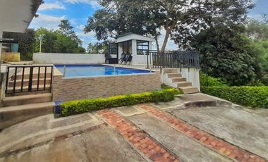 Maat vende casa campestre, Rio Dulce - Vlleta 1.109m2, 1.300millones