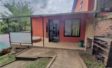 Maat vende casa campestre, Rio Dulce - Vlleta 1.109m2, 1.300millones