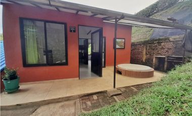 Maat vende casa campestre, Rio Dulce - Vlleta 1.109m2, 1.300millones