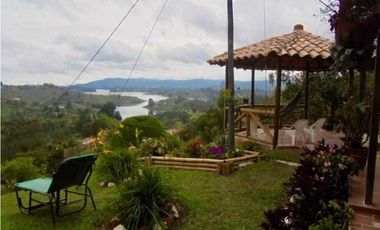 CASA FINCA EN VENTA EN GUATAPÉ ANTIOQUIA