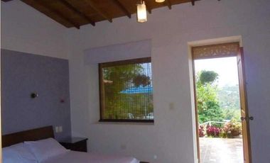 CASA FINCA EN VENTA EN GUATAPÉ ANTIOQUIA