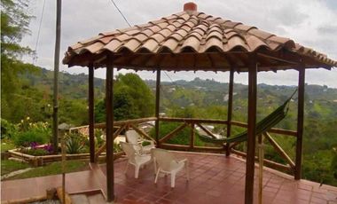 CASA FINCA EN VENTA EN GUATAPÉ ANTIOQUIA