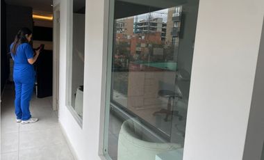 SE ARRIENDA O VENDE OFICINA SECTOR 93