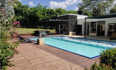 FINCA EN VENTA ENTRE SAN JERONIMO Y SANTA FE DE ANTIOQUIA.