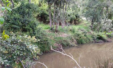 FINCA SE VENDE. TAUSA  CUND.