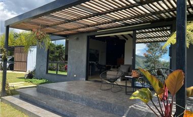 Finca moderna  independiente  en el Retiro ubicada via PANTANILLO