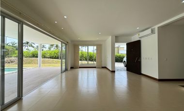 Arriendo Casa Campestre en Cerritos