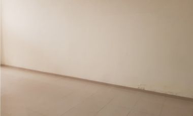 Alquilo local en centro comercial americano