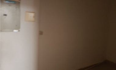 Alquilo local en centro comercial americano