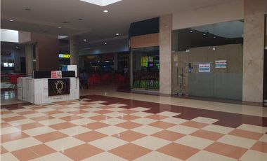 Alquilo local en centro comercial americano