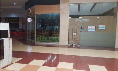 Alquilo local en centro comercial americano