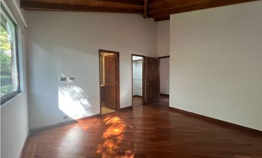 CASA UNIDAD CERRADA POBLADO TRANSVERSAL SUPERIOR