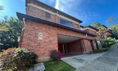 CASA UNIDAD CERRADA POBLADO TRANSVERSAL SUPERIOR