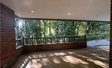 CASA UNIDAD CERRADA POBLADO TRANSVERSAL SUPERIOR