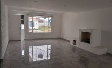 ESPECTACULAR CASA CONDOMINIO LAS ACACIAS