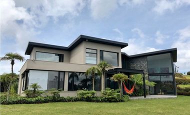 Espectacular Casa Campestre en Alto de las Palmas