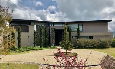 Espectacular Casa Campestre en Alto de las Palmas