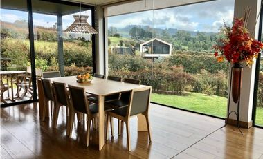 Espectacular Casa Campestre en Alto de las Palmas