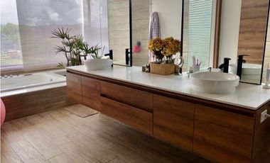 Espectacular Casa Campestre en Alto de las Palmas