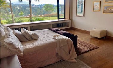 Espectacular Casa Campestre en Alto de las Palmas