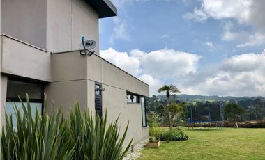 Espectacular Casa Campestre en Alto de las Palmas