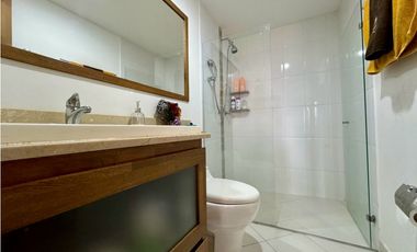 Vendo Hermoso y amplio apartamento sector Aves Maria, Sabaneta