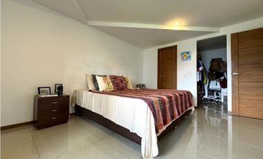 Vendo Hermoso y amplio apartamento sector Aves Maria, Sabaneta