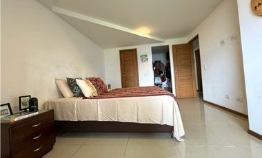 Vendo Hermoso y amplio apartamento sector Aves Maria, Sabaneta