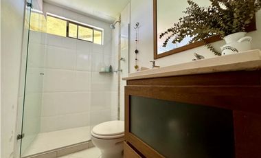 Vendo Hermoso y amplio apartamento sector Aves Maria, Sabaneta