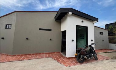 vendo casa finca el Guatapé  1.900 m2 acceso a la represa CH