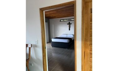 vendo casa finca el Guatapé  1.900 m2 acceso a la represa CH