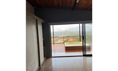 vendo casa finca el Guatapé  1.900 m2 acceso a la represa CH