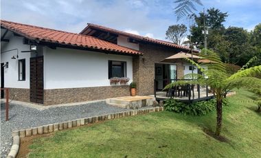 Venta de Casa en unidad cerrada, reserva natural en El Retiro