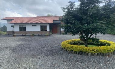 Venta de Casa en unidad cerrada, reserva natural en El Retiro