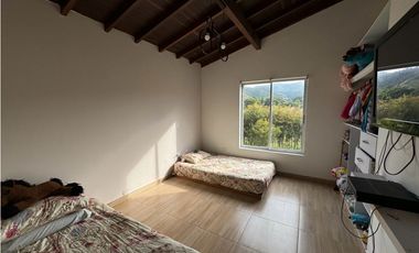 SE VENDE  O SE PERMUTA CASA FINCA EN LA CEJA INDEPENDIENTE