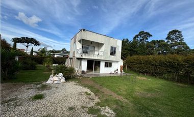 SE VENDE  O SE PERMUTA CASA FINCA EN LA CEJA INDEPENDIENTE