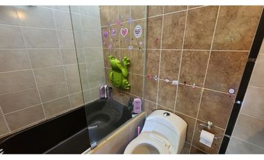 VENTA CASA LOS GONZALES EL POBLADO TRES NIVELES