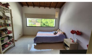 VENTA CASA LOS GONZALES EL POBLADO TRES NIVELES